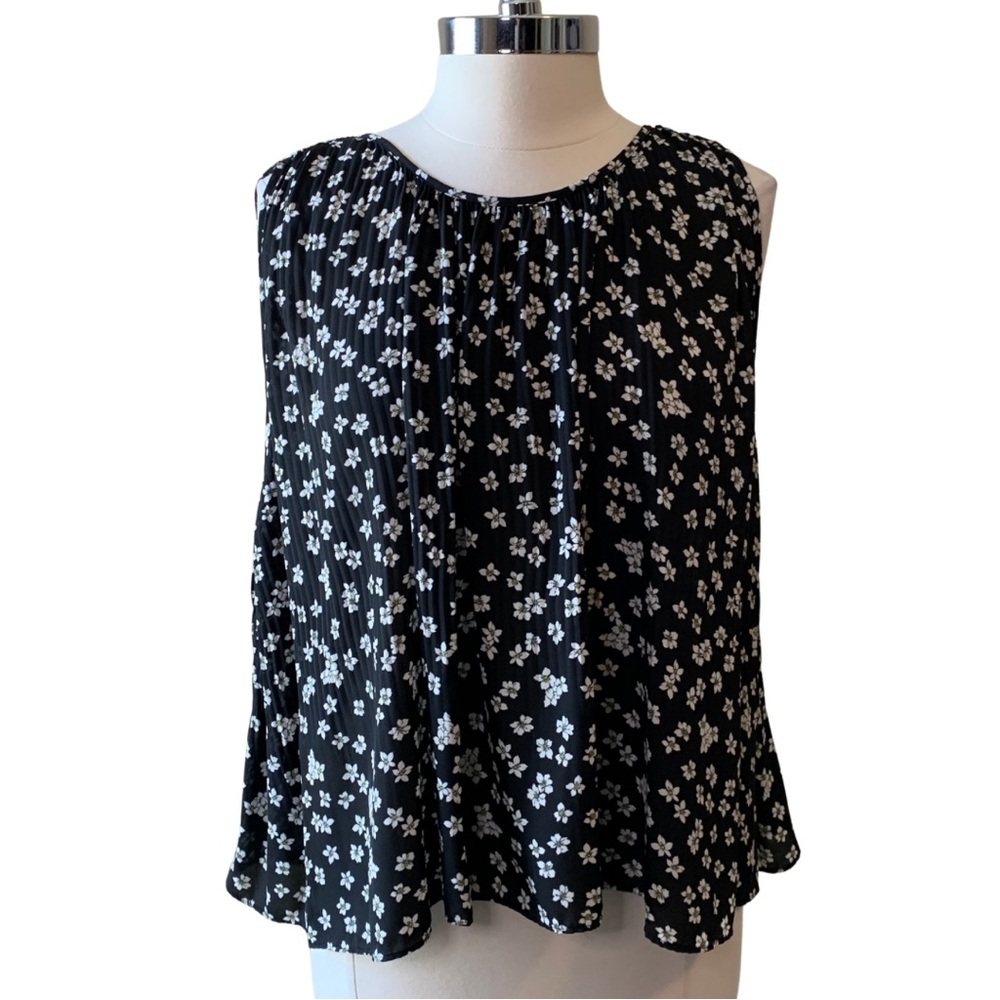 BB DAKOTA Floral Sleeveless Blouse Large Micro Pleats Relaxed Top